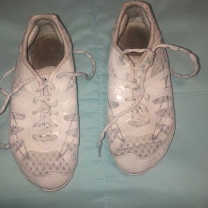 Infinity cheer shoes